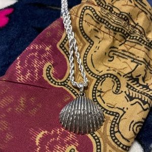 Sterling silver seashell with dyed cultured freshwater pearl